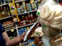 Таганроженка пожаловалась на торговлю просроченным товаром