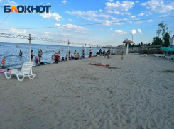 Постелил подстилку на побережье Таганрогского залива – плати 400 рублей