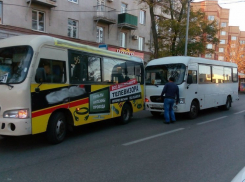 В Таганроге столкнулись две маршрутки