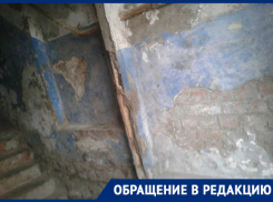 В Таганроге есть подъезд, который может быть натуральной декорацией для фильмов  страшилок