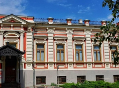 В Таганрогском художественном музее открылась ретроспективная выставка