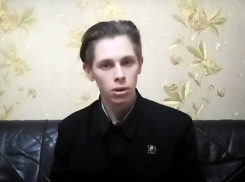 Таганрогский коммунист, обещавший уничтожить несогласных, поздравил женщин с праздником