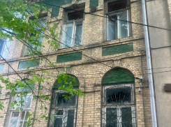 Оконная компания заменит повреждённые при взрыве стеклопакеты 