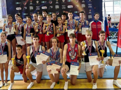 Таганрогские гимнасты покорили Санкт-Петербург: впечатляющий успех на всероссийском турнире 