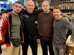  Таганрожец Павел Деревянко поехал в Америку в группе поддержки бойца Федора Емельяненко