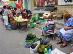 Несанкционированные торговцы в Таганроге не боятся штрафов и проверок