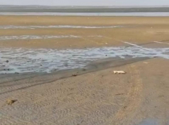 Не смотря на сильный сгон залива, в Таганроге в кранах пока есть вода