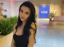 23-летняя участница «Мисс Блокнот» Карина Овчаренко в свободное время разбивает сердца
