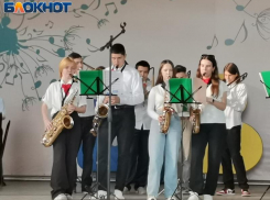 Ярко и зрелищно: отчётный концерт МБУ ДО ЦВР в Таганроге