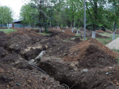 Слюсарь контролирует: теперь в Матвеевом Кургане будет красивый парк - начали строительство