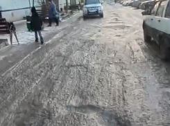 Снег в Таганроге не идет больше недели, но многие улицы все еще похожи на каток