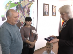 Жителя Таганрога наградили медалью «Отец солдата» за сына на СВО