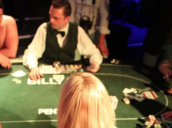 Таганрожец проиграл девушку в Blackjack