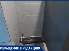 Ученики школы № 3 Таганрога просят вернуть им писсуары