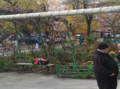 Жители  дома в Таганроге привели в порядок территорию 