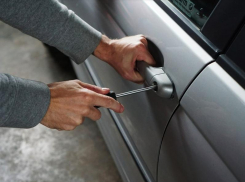 Условное и реальное наказание получили два подростка из Таганрога, угнавшие автомобиль пенсионерки