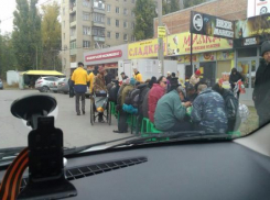 В Таганроге накормили бездомных