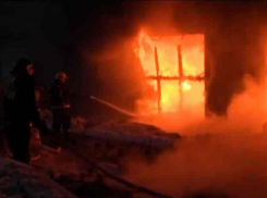 В пожаре на фабрике в Таганроге пострадал сотрудник