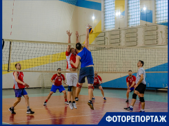  Волейбольная команда «Топлинга» победила команду «ТАНТК им. Бериева»