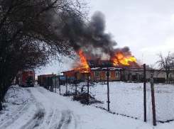 Огонь оставил четыре семьи без крыши над головой в Таганроге
