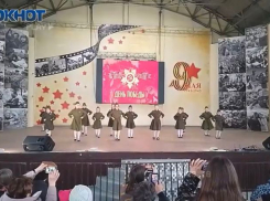 Несмотря на непогоду и закрытие парка таганрожцы отмечали День Победы 