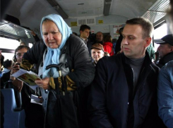 Самой стойкой в таганрогской маршрутке, под управлением водителя-экстремала оказалась старушка