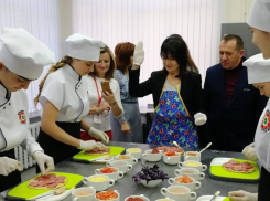  В Таганрогской спецшколе приготовили торты по рецепту семьи Чеховых