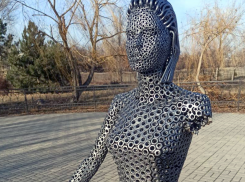 Первая утрата года: вандалы сломали арт-объект на набережной Таганрога
