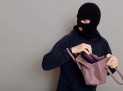 Таганроженка сходила на свидание и осталась без телефона