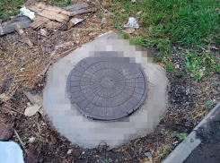 «Что за люди?!»: не успели после публикации «Блокнот» отремонтировать аварийный люк, как его разукрасили вандалы