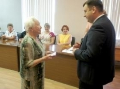 Власти Таганрога уже начали поздравлять медиков