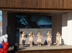 Поддержим и вспомним: патриотический концерт состоялся в городском парке 