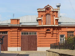 Таганрожцы, век живущие в бывших конюшнях 