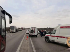 Авария с двумя погибшими парализовала движение на трассе Таганрог-Ростов