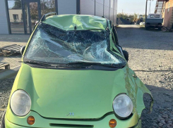 Машина опрокинулась: 4-летнюю девочку с места ДТП госпитализировали в таганрогскую больницу 