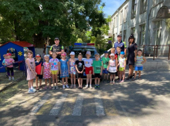 Таганрогским дошкольникам напомнили о безопасности на дороге