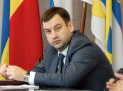 Сегодня  День рождения у главы администрации Таганрога  Андрея Лисицкого