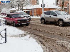 20 единиц спецтехники будут убирать Таганрог от снега