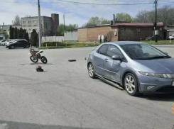 Подросток-питбайкер оказался в больнице после столкновения с легковушкой в Таганроге