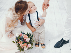 Хранители семейных летописей: поздравляем работников таганрогского ЗАГСа