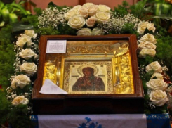 В Никольский храм Таганрога прибыла мироточивая икона