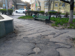 Десятилетия без ремонта: таганрожцы  обеспокоены пейзажем у СКЦ «Приморский»