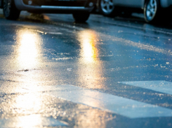  Из-за ледяного дождя ограничено движение на двух трассах в Ростовской области