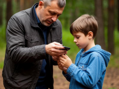 «Дай позвонить!»: в Таганроге взрослый мужчина обманом выкрал телефон у ребенка