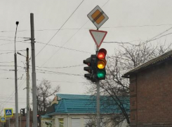 «Шалунишка»-светофор сбил с толку таганрогских водителей