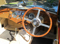 Ограничат ли таганрожцам пользование праворульными машинами