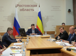 Юрий Слюсарь потребовал ускорить строительство детских площадок на Дону  