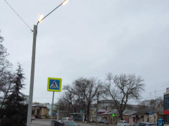 В Таганроге на переходе, где сбили семью, появилось дополнительное освещение