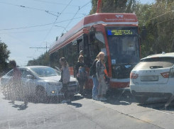 В очередную «пятёрку» врезались в Таганроге на Большом Проспекте