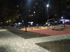 «Халтура!»: таганрожцы критикуют новый сквер в СЖМ - что не так